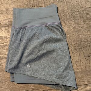 lululemon athletica Heather Gray Women's Shorts w built in shorts